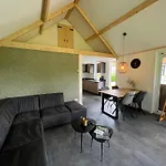 Campingpark De Linie مكان تخييم *